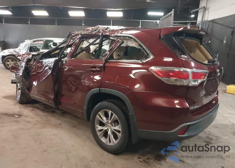 2015 Toyota Highlander Xle V6 z USA, uszkodzony, nr VIN 5TDJKRFH4FS139389